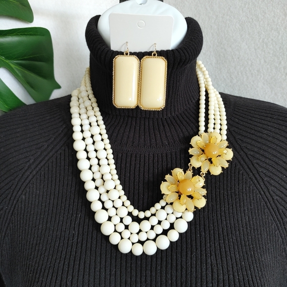 Stony Multi Strand Bead w/ Flowers & Earrings - Picture 5 of 5